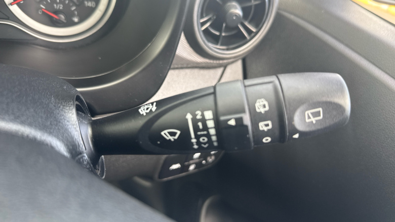 Hyundai i10 1.0 MPi SE Connect 5dr Petrol Hatchback